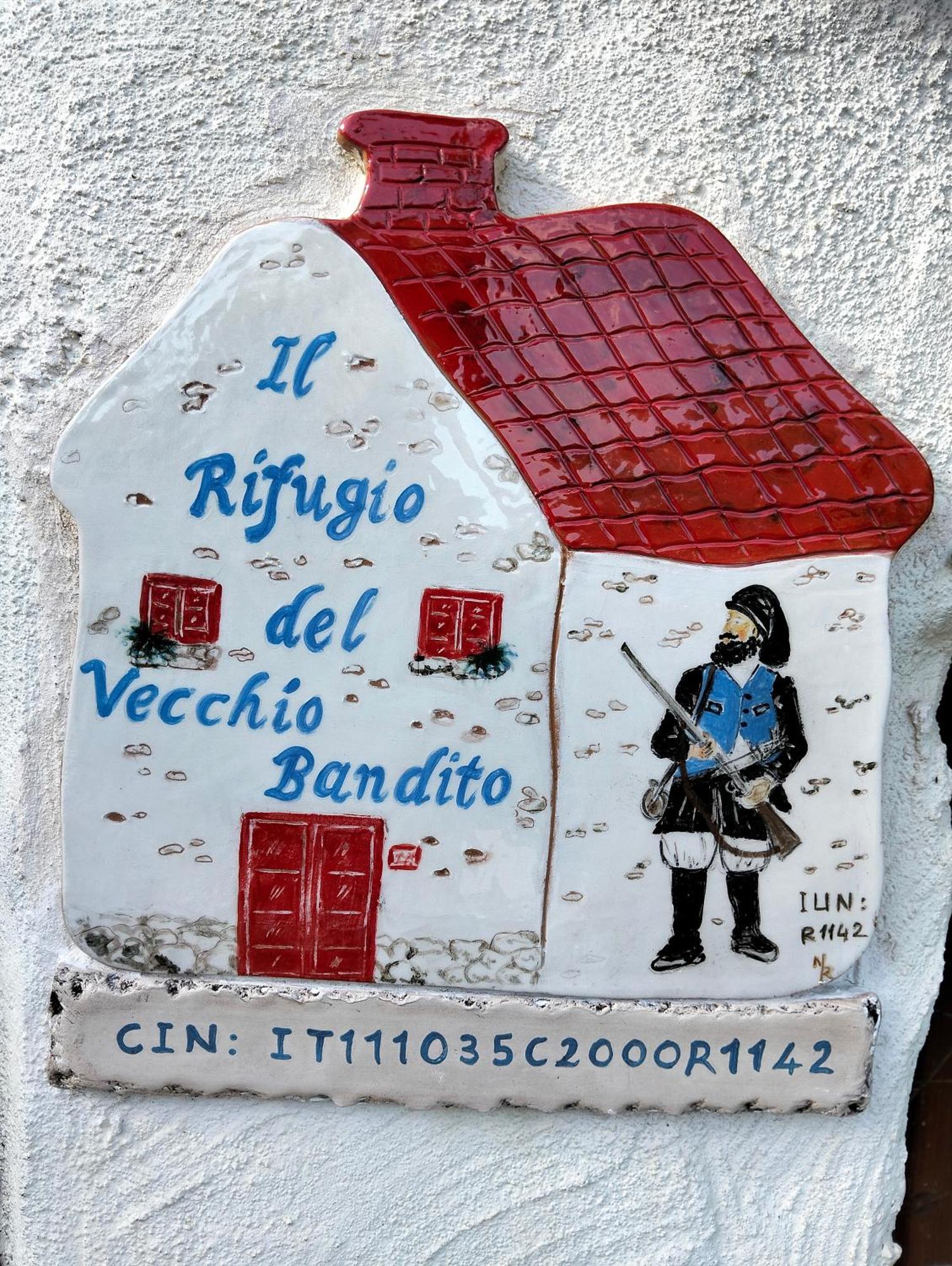 Il Rifugio Del Vecchio Bandito Иглесиас Экстерьер фото
